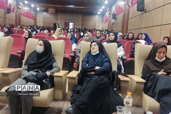 برگزاری دوره توانمندسازی مراقبان سلامت در اردوگاه شهید منتظری شهریار