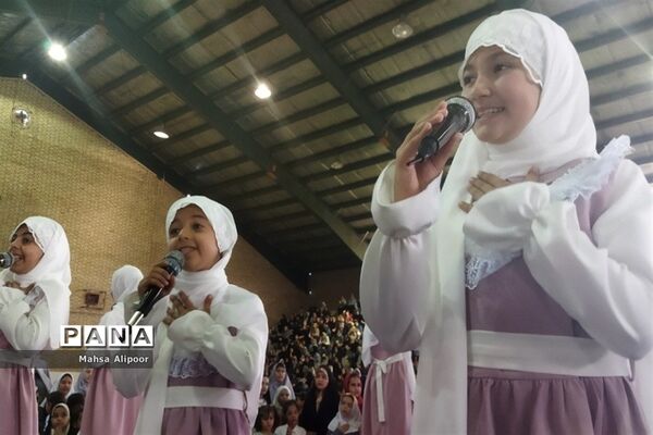 برگزاری جشن روز دختر در سالن ورزشی هفت تیر شهرستان قرچک