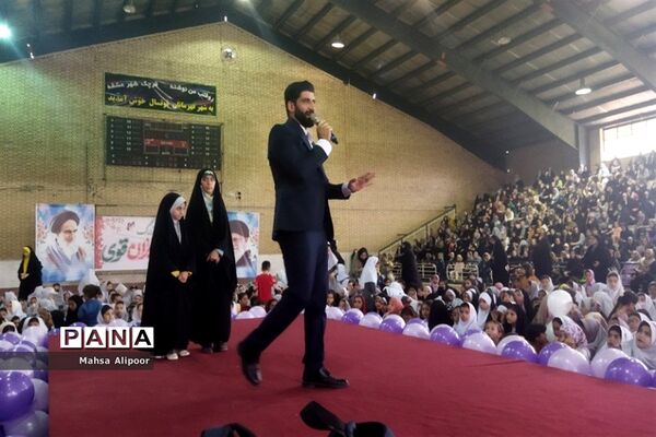 برگزاری جشن روز دختر در سالن ورزشی هفت تیر شهرستان قرچک