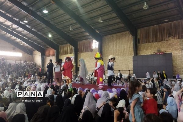 برگزاری جشن روز دختر در سالن ورزشی هفت تیر شهرستان قرچک