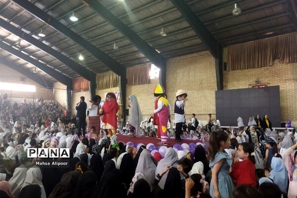 برگزاری جشن روز دختر در سالن ورزشی هفت تیر شهرستان قرچک