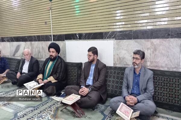 جلسات هفتگی معرفتی و اخلاقی امام جمعه رودهن با نوجوانان و جوانان