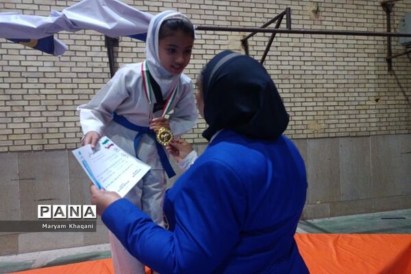 برگزاری مسابقات قهرمانی تکواندو دختران شهر شیراز