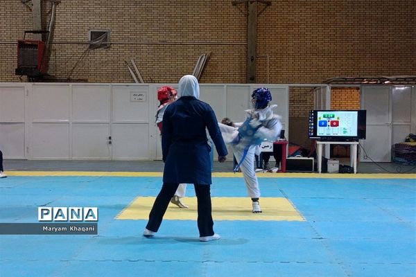 برگزاری مسابقات قهرمانی تکواندو دختران شهر شیراز