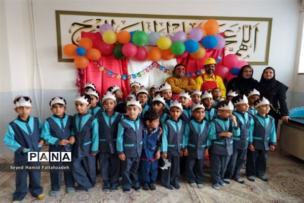 جشن الفبای کلاس اولی‌های دبستان قاسم ‌بن الحسن(ع) ناحیه یک یزد
