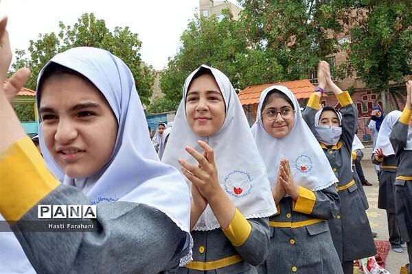 مراسم روز دختر در مدرسه دخترانه ریحانه‌النبی شهرستان قرچک‌