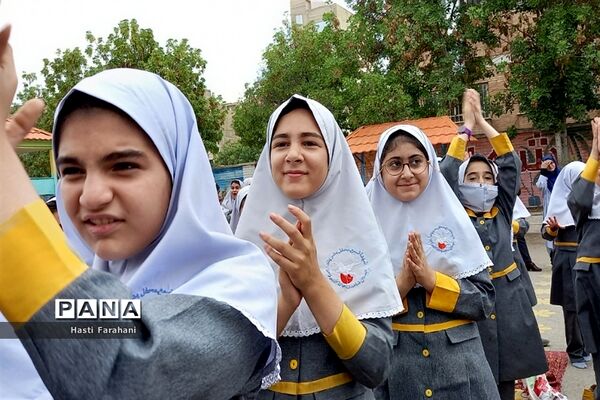 مراسم روز دختر در مدرسه دخترانه ریحانه‌النبی شهرستان قرچک‌