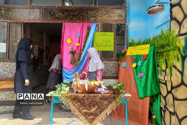 مراسم روز دختر و ولادت حضرت معصومه(س) در دبستان پروین اعتصامی رودهن