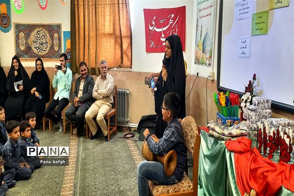 تجلیل از برگزیدگان مسابقات قرآنی و ‌فرهنگی آموزشگاه شاهد غدیر بافق