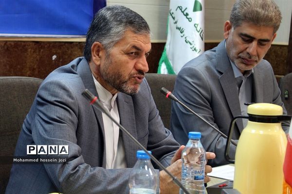 جلسه ستاد آزمون‌های استان در خانه معلم