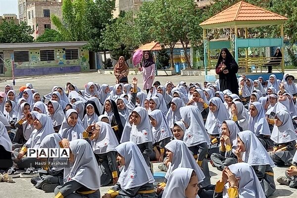مراسم روز دختر در مدرسه دخترانه ریحانه‌النبی شهرستان قرچک‌