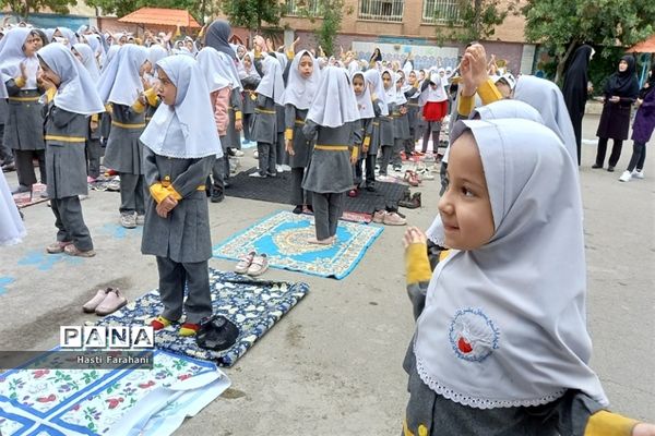 مراسم روز دختر در مدرسه دخترانه ریحانه‌النبی شهرستان قرچک‌