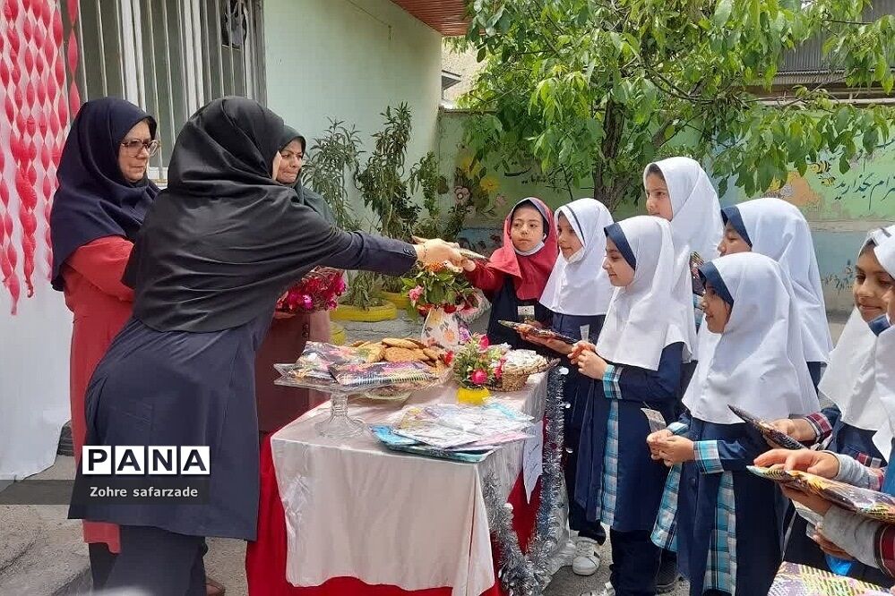 جشن روز دختر در مدارس رودهن
