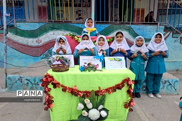 جشن روز دختر و ولادت حضرت معصومه( س) در دبستان بنت‌الهدی شهرستان‌ فیروزکوه