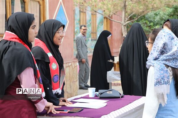 برگزاری جشن ماهدخت به‌مناسبت روز دختر در ناحیه ۷ مشهد