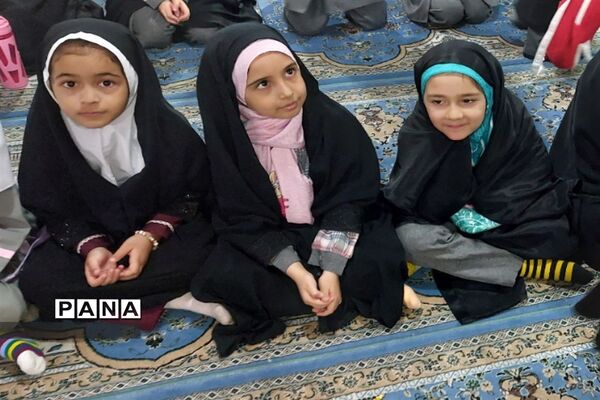 حضور خادمان حرم حضرت معصومه‌ در جمع دختران دبستان فاطمه کریمه شهرستان قدس