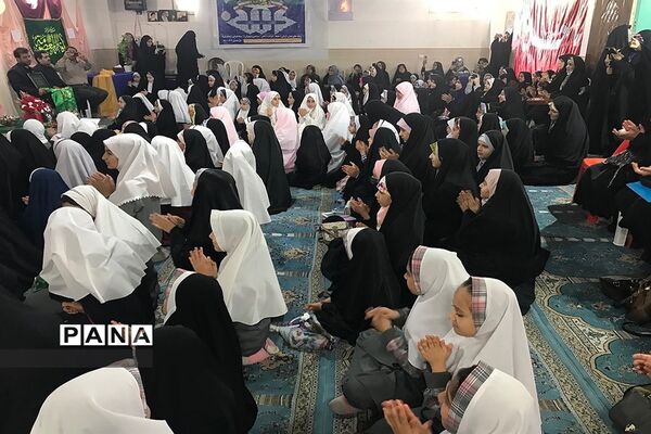 حضور خادمان حرم حضرت معصومه‌ در جمع دختران دبستان فاطمه کریمه شهرستان قدس