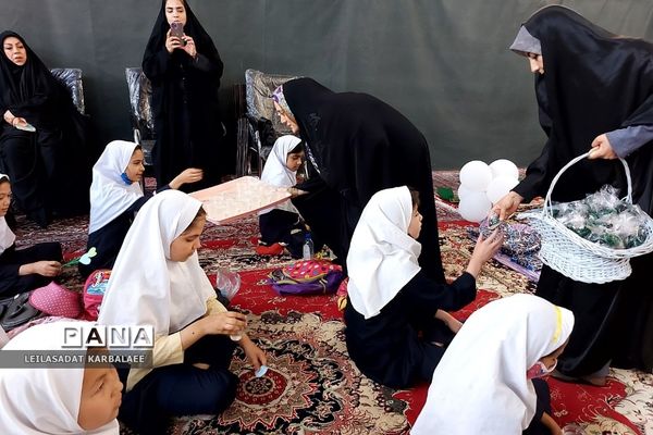 تجلیل از دختران شهدای مدافع حرم فشافویه در روز دختر