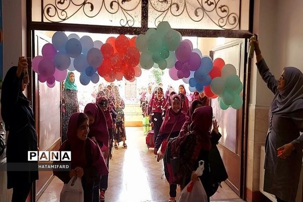 جشن میلاد بانوی کرامت در مدارس منطقه چهاردانگه