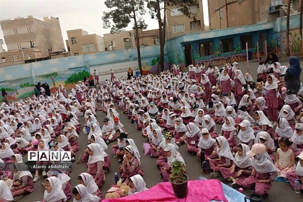 برگزاری جشن پایان سال تحصیلی و روز دختر در مدرسه‌ نجمه‌ شهرستان قرچک