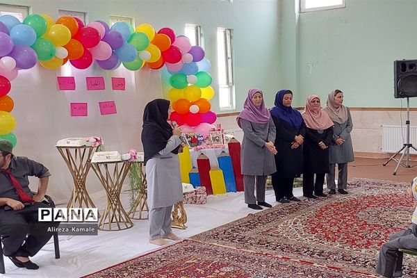 جشن الفبا مدرسه شقایق‌های ملارد