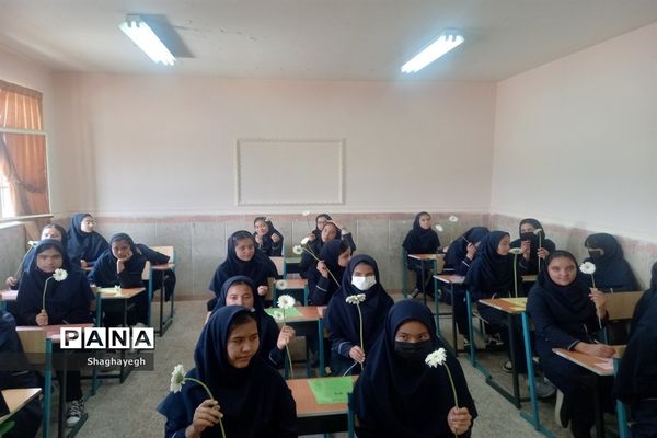 جشن ولادت حضرت فاطمه معصومه(س) و بزرگداشت روز دختر در دبیرستان عدالت‌ بخش جوادآباد