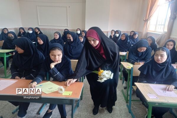 جشن ولادت حضرت فاطمه معصومه(س) و بزرگداشت روز دختر در دبیرستان عدالت‌ بخش جوادآباد