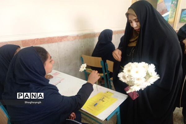 جشن ولادت حضرت فاطمه معصومه(س) و بزرگداشت روز دختر در دبیرستان عدالت‌ بخش جوادآباد