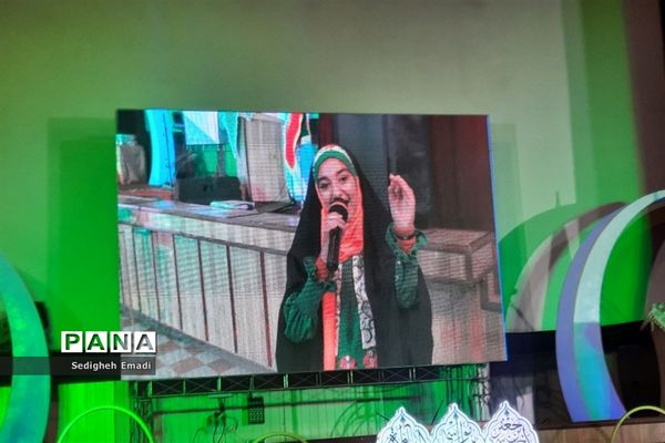 مراسم تجلیل از دانش‌آموزان دختر به‌مناسبت روز دختر