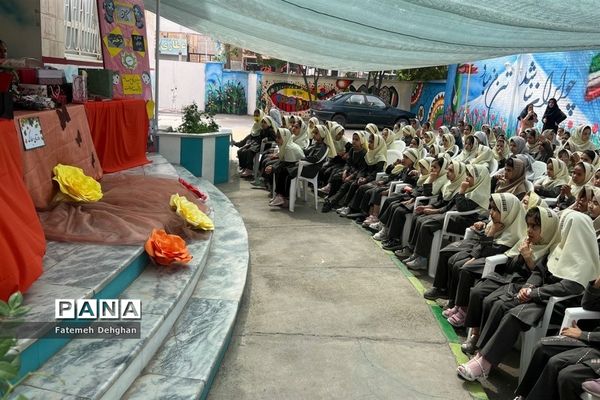 مراسم تقدیر از افتخا‌رآفرینان دبستان شاهد معمار