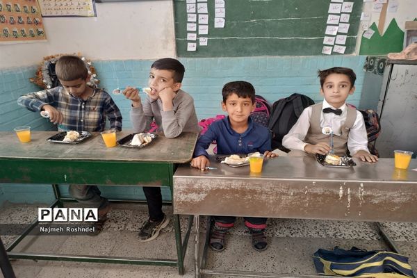 جشن الفبا کلاس اولی‌ها در دبستان سعیدی