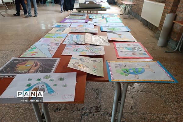 نمایشگاه آثار دانش‌آموزان با موضوع بهداشت و محیط زیست
