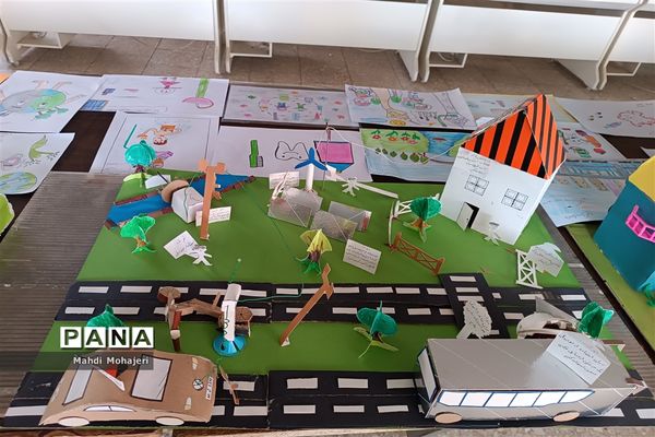 نمایشگاه آثار دانش‌آموزان با موضوع بهداشت و محیط زیست