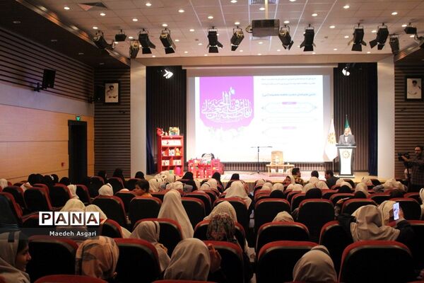 تقدیر از دانش‌آموزان برگزیده پویش «معلم و یار مهربان» در قم