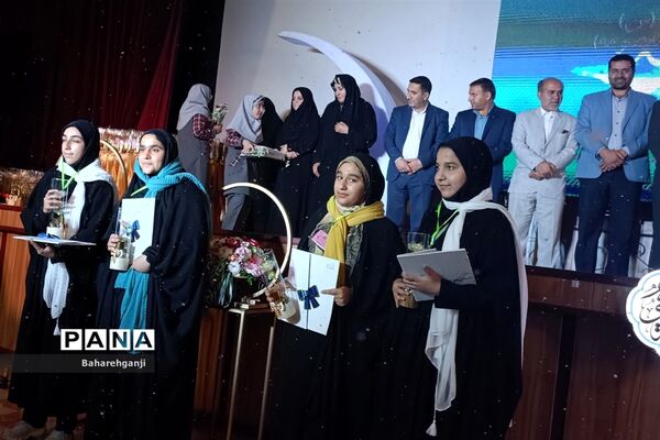 تجلیل از دختران فعال و برگزیده در روز دختر