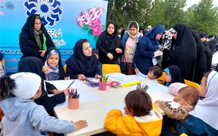 برپایی غرفه فرهنگی‌ در پارک گلها ارومیه‌
