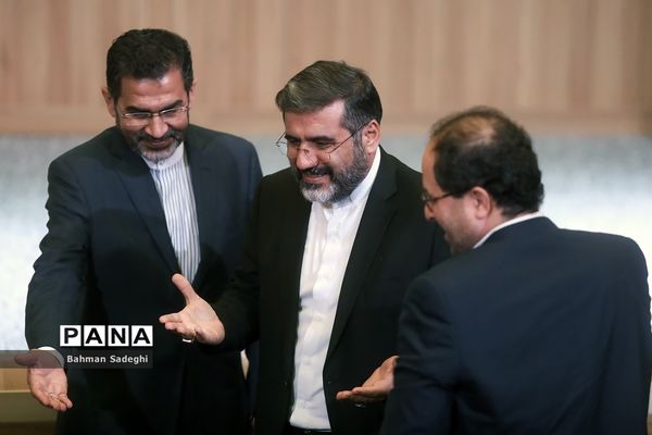 افتتاح نمایشگاه کار دانشگاه تهران