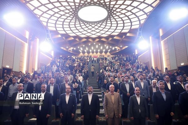 افتتاح نمایشگاه کار دانشگاه تهران