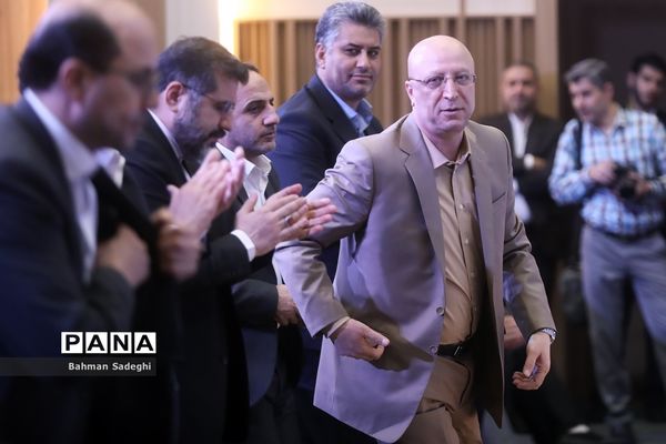 افتتاح نمایشگاه کار دانشگاه تهران