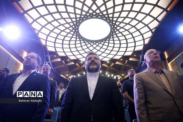 افتتاح نمایشگاه کار دانشگاه تهران