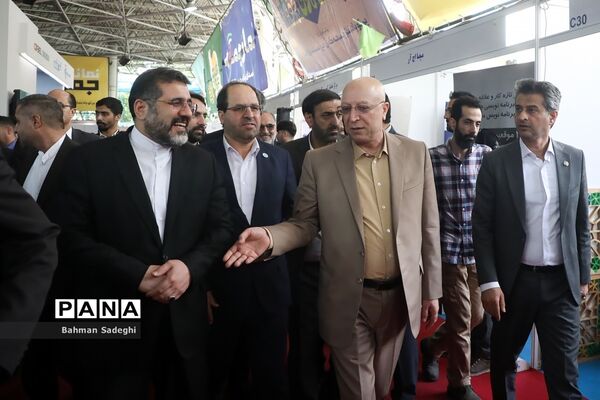 افتتاح نمایشگاه کار دانشگاه تهران