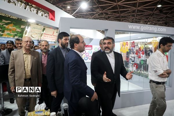 افتتاح نمایشگاه کار دانشگاه تهران