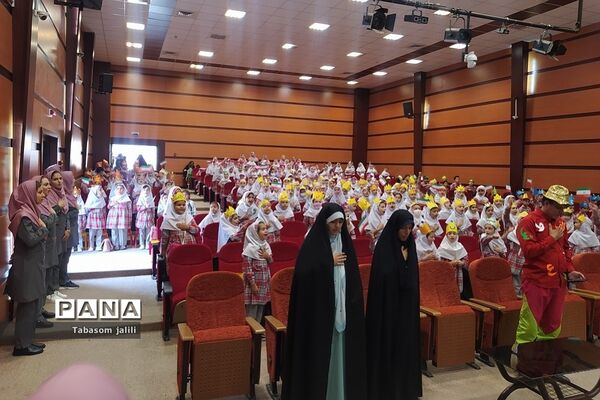 برگزاری جشن الفبا با حضور ۲۸۰ دانش‌آموز در بهارستان دو