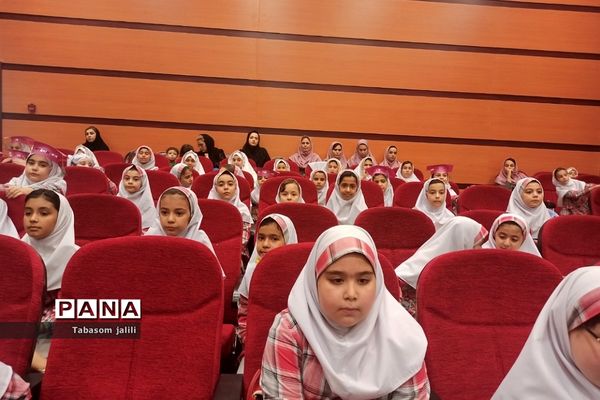برگزاری جشن الفبا با حضور ۲۸۰ دانش‌آموز در بهارستان دو