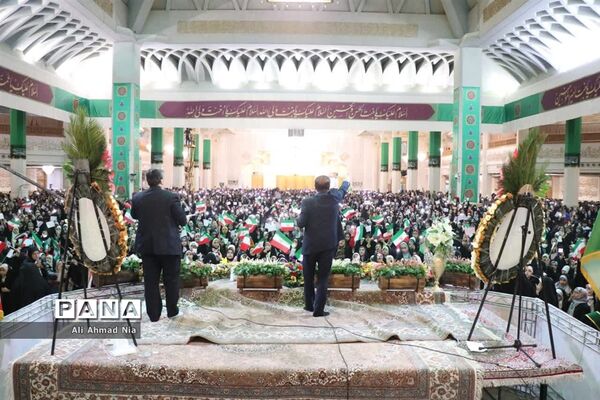 مراسم جشن دختران و دهه کرامت در حرم حضرت معصومه(س)