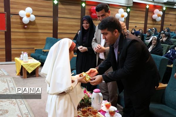 ‌تقدیر از برگزیدگان طرح‌ها و برنامه‌های معاونت آموزش ابتدایی آموزش و پرورش ناحیه 2 شهرری