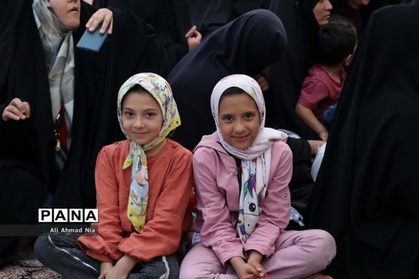 آیین تعویض پرچم گنبد حرم حضرت معصومه(س)