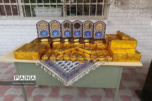 تقدیر از دانش‌آموزان برتر قرآن و حجاب و برترین‌های علمی و فرهنگی و پژوهشی دبیرستان شهیده قزوینی منطقه ۱۳