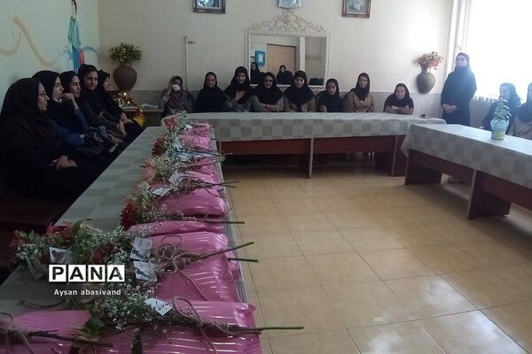 بازدید کارشناسان امور بانوان آموزش و پرورش شهرستان قرچک از مدرسه زنده‌یاد منصوری