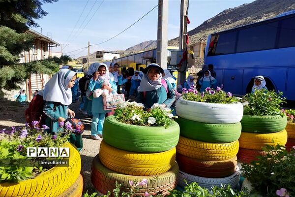 اردوی تفریحی دانش‌آموزان دبستان پرنیان شهرستان ابرکوه